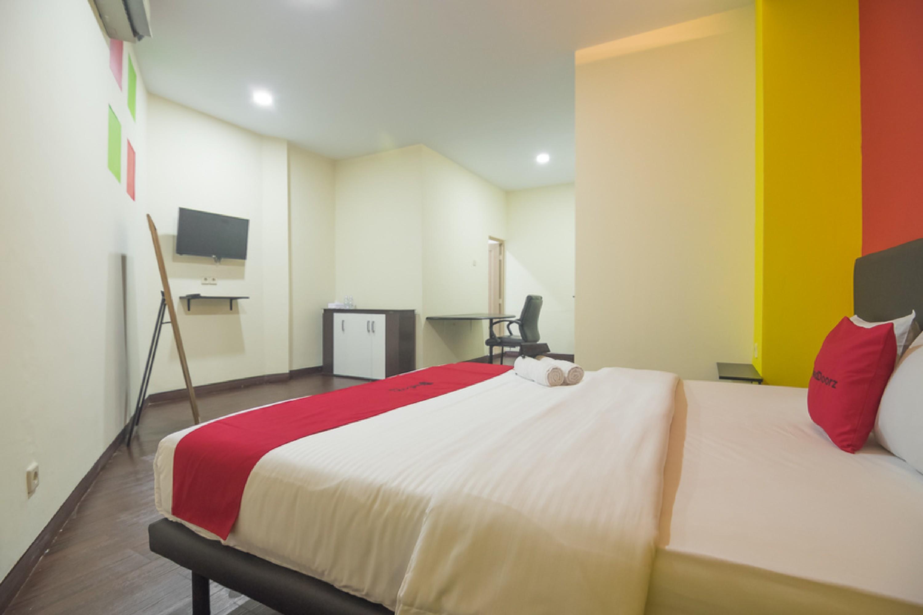 Hotel RedDoorz near ITC Mangga Dua Jakarta Exterior foto