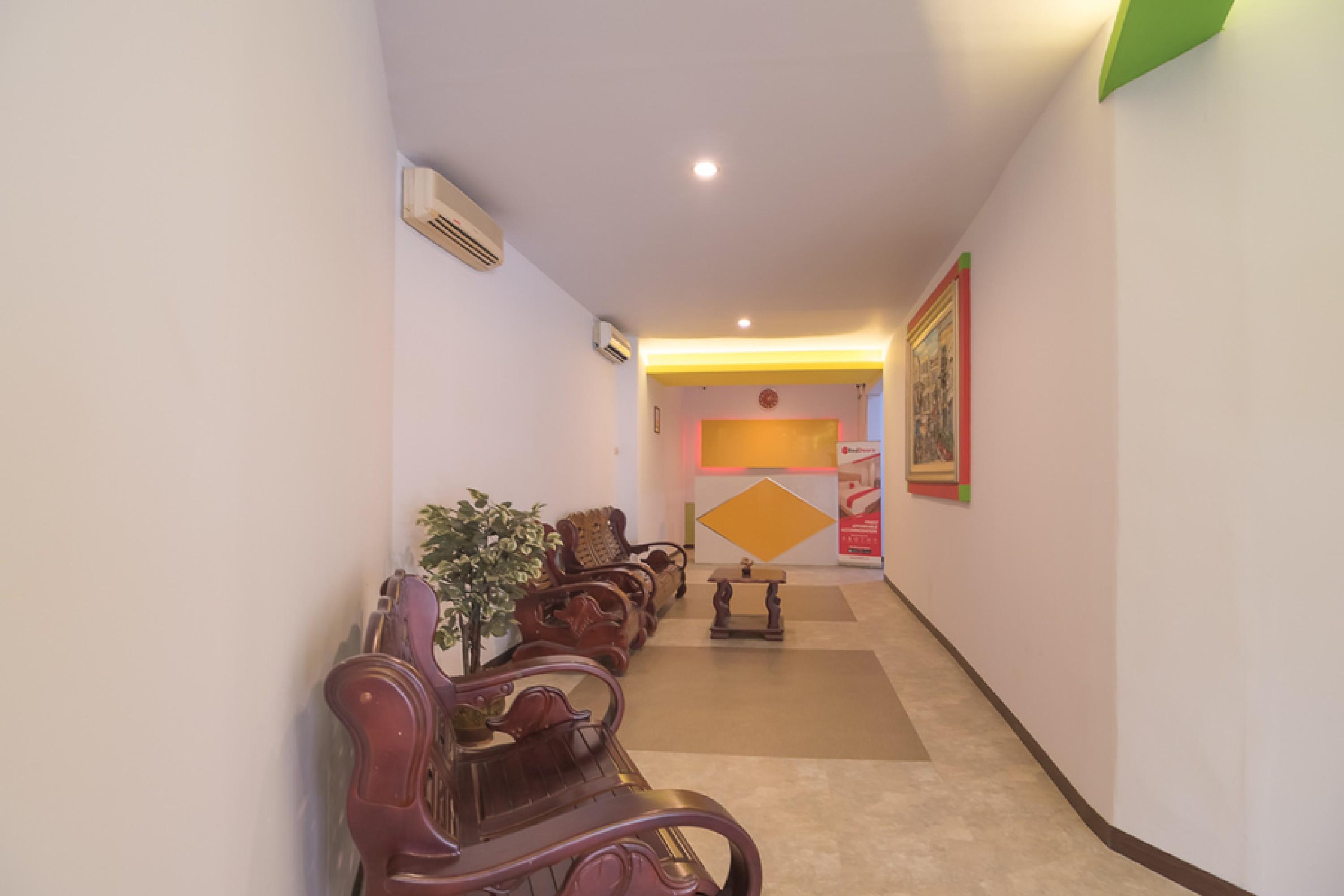 Hotel RedDoorz near ITC Mangga Dua Jakarta Exterior foto