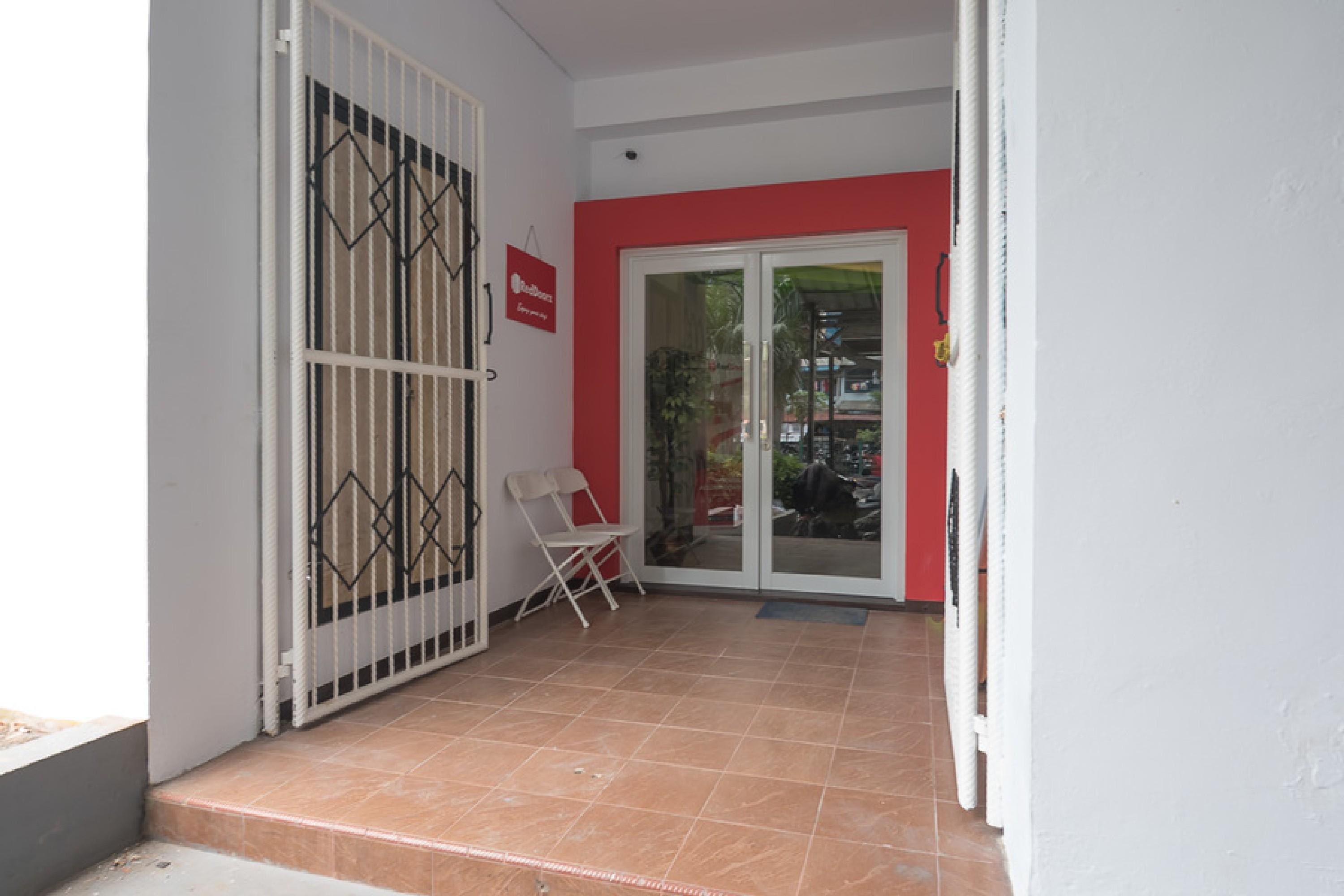 Hotel RedDoorz near ITC Mangga Dua Jakarta Exterior foto