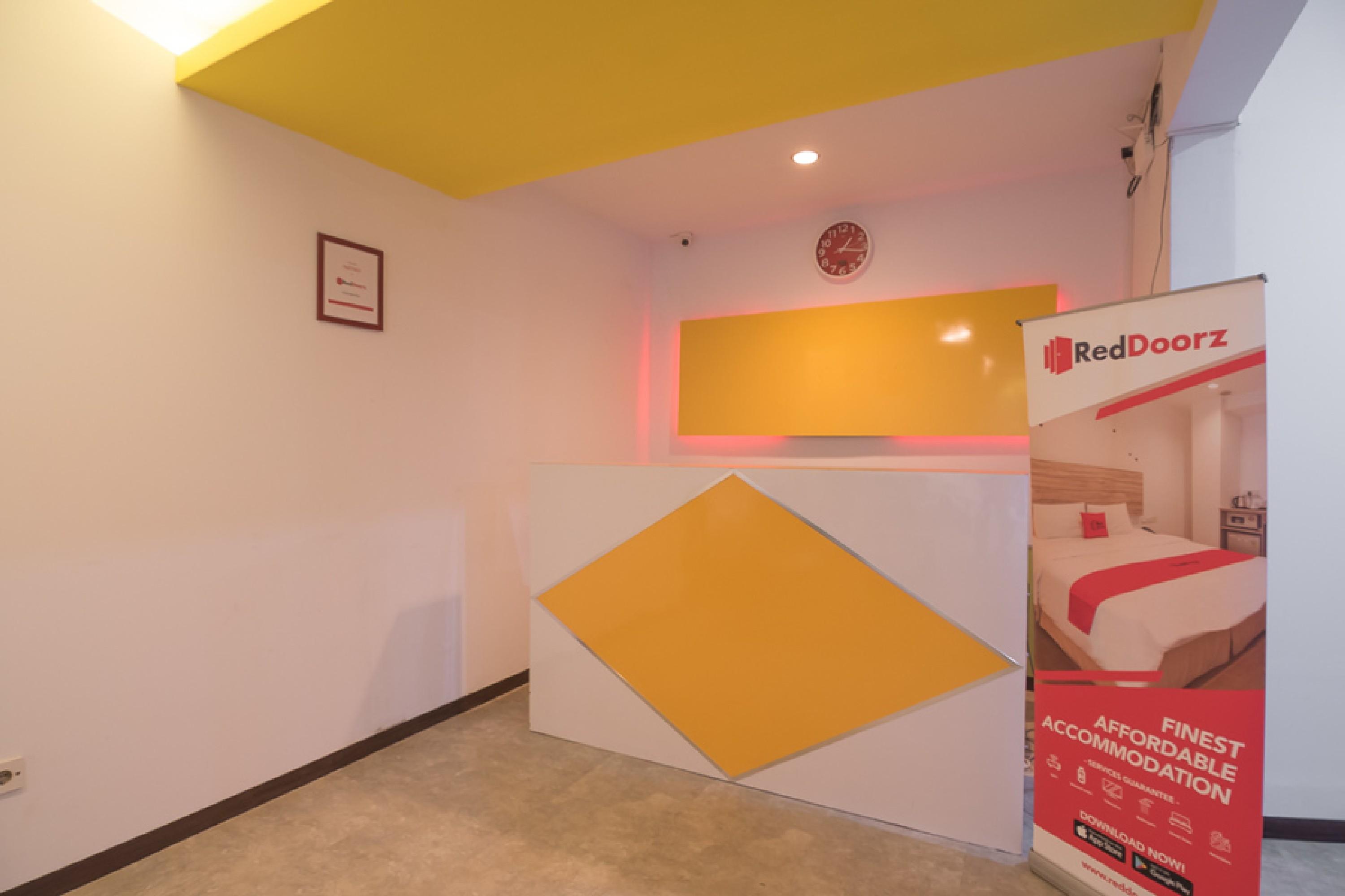 Hotel RedDoorz near ITC Mangga Dua Jakarta Exterior foto