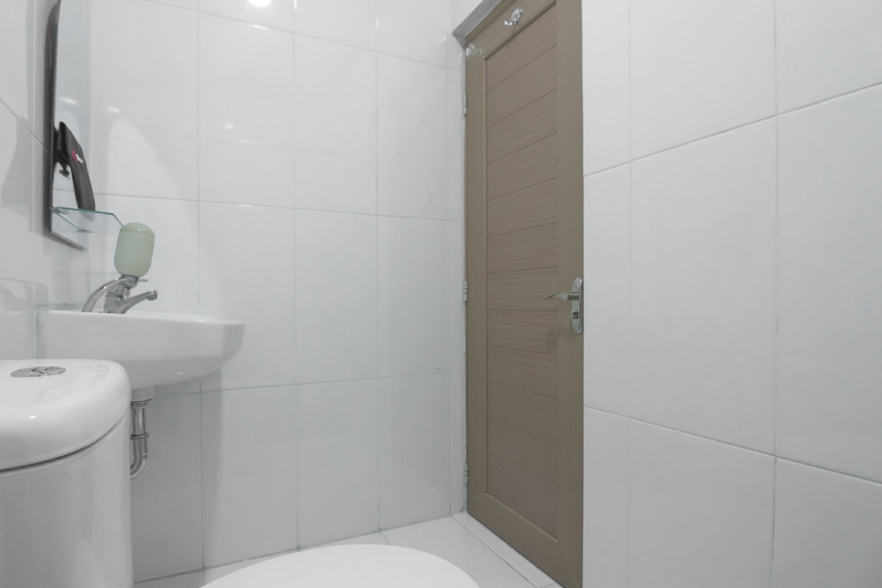 Hotel RedDoorz near ITC Mangga Dua Jakarta Exterior foto
