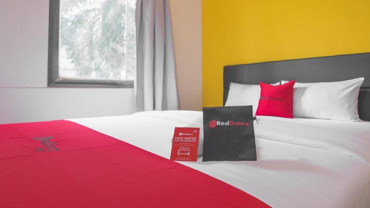 Hotel RedDoorz near ITC Mangga Dua Jakarta Exterior foto