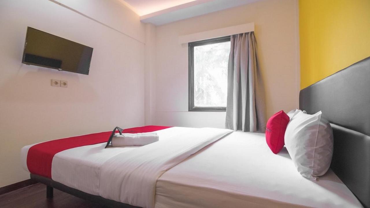 Hotel RedDoorz near ITC Mangga Dua Jakarta Exterior foto