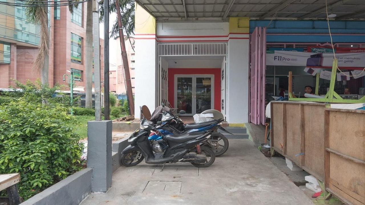 Hotel RedDoorz near ITC Mangga Dua Jakarta Exterior foto